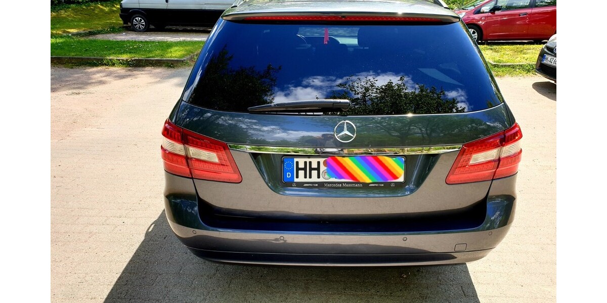 Mercedes-Benz E-Klasse 267.000 km 9.900 &euro; Hamburg 20038