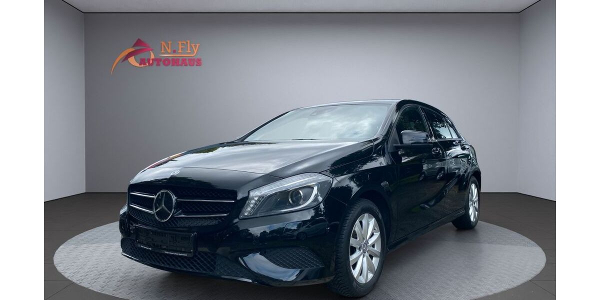 Mercedes-Benz A 180 105.147 km 12.750 &euro; Hamburg - 1 Min. vom Hamburg Airport 22415