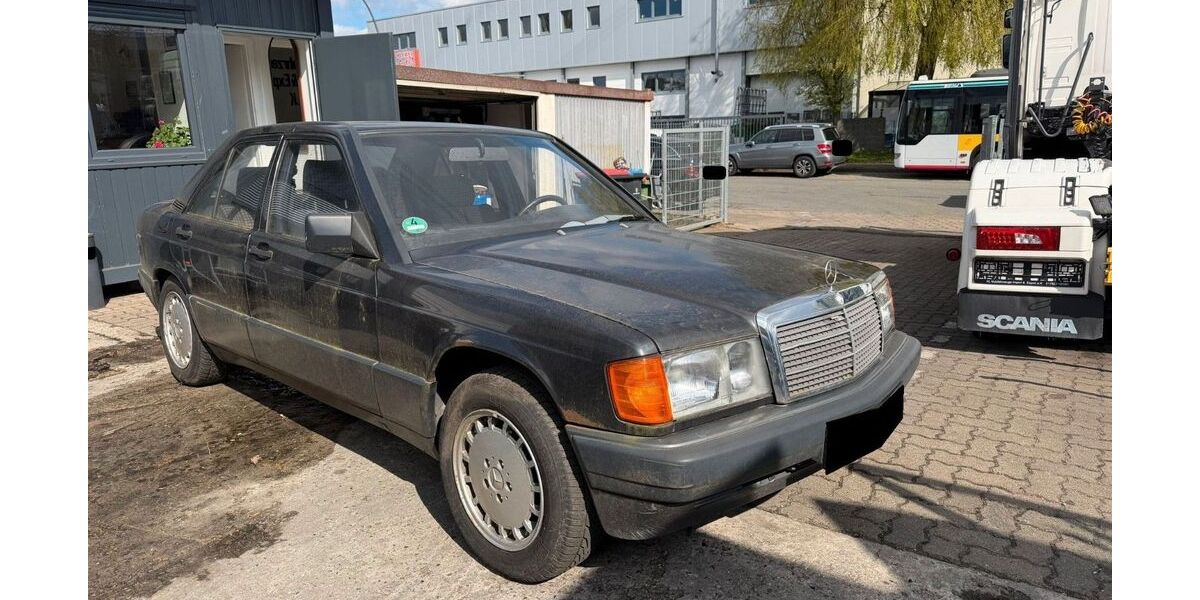 Mercedes-Benz 190 183.852 km 2.200 &euro; Hamburg 21031