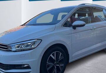 VW Touran 22.062 km 32.990 &euro; Hamburg 22111