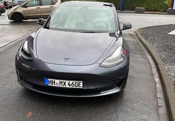 Tesla Model 3 102.184 km 28.500 &euro; Hamburg 22175