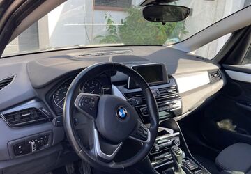 BMW 218 Active Tourer 100.000 km 10.400 &euro; HAMBURG 21147