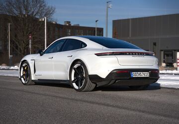 Porsche Taycan 89.650 km 71.300 &euro; Braak 22145