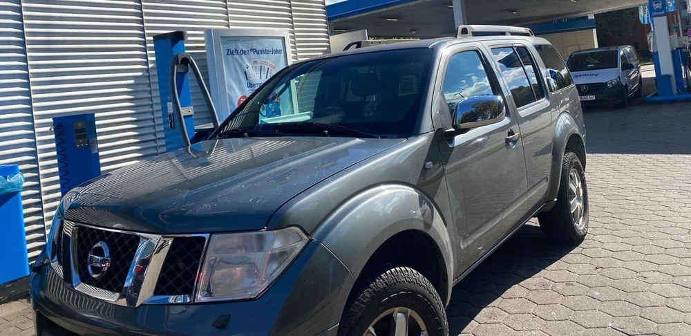 Nissan Pathfinder 253.000 km 8.500 &euro; Hamburg 20038