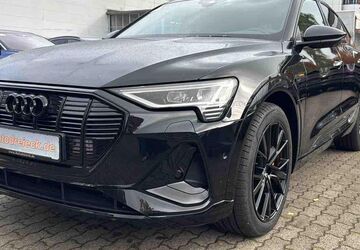 Audi e-tron 41.126 km 38.950 &euro; Hamburg 22047