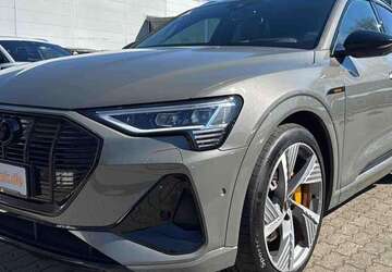 Audi e-tron 87.712 km 35.950 &euro; Hamburg 22047