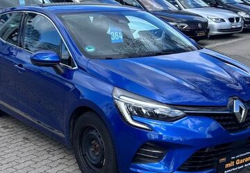 Renault Clio 105.134 km 13.499 &euro; bad bramstedtr 24576