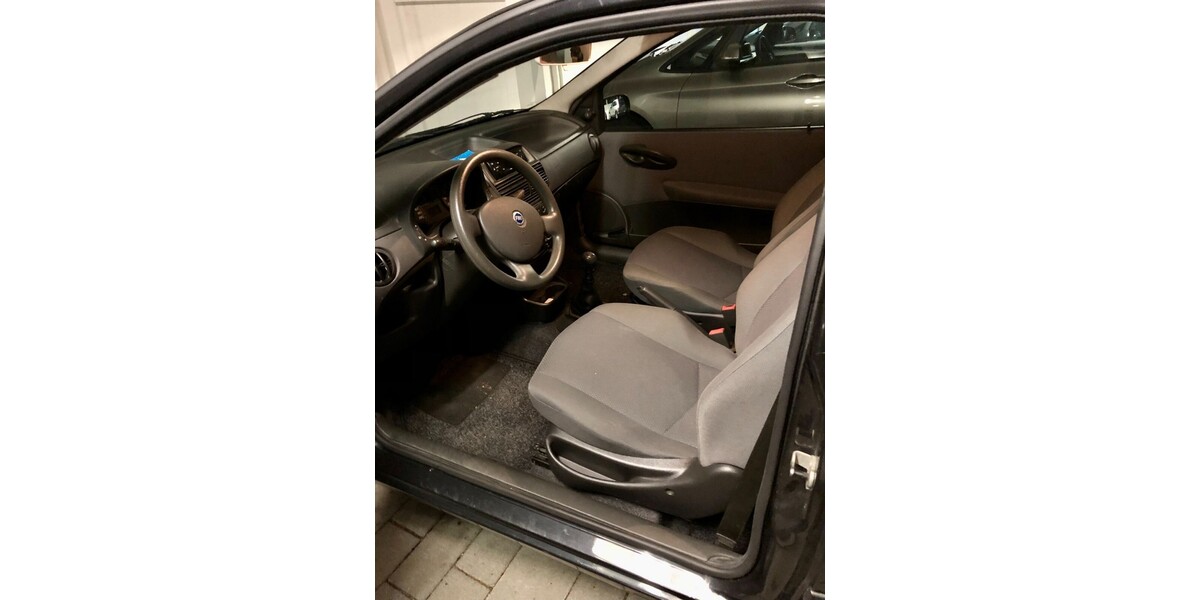 Fiat Punto 56.606 km 2.600 &euro; Henstedt-Ulzburg 24558