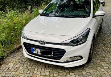 Hyundai i20 39.556 km 11.300 &euro; Hamburg 22335
