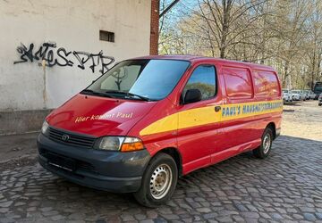Toyota Hiace 175.488 km 7.400 &euro; HAMBURG 22113