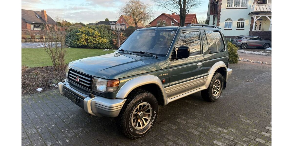 Mitsubishi Pajero 242.134 km 5.650 &euro; Braak 22145