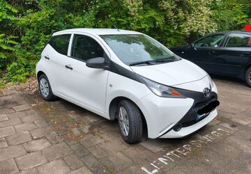 Toyota Aygo (X) 100.778 km 6.200 &euro; Hamburg 22339