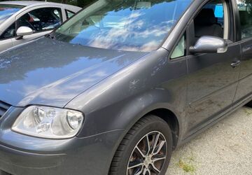 VW Touran 216.793 km 3.990 &euro; Hamburg 22419
