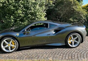 Ferrari F8 6.028 km 298.500 &euro; Hamburg 22085