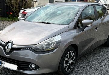 Renault Clio 142.500 km 4.890 &euro; Hamburg 20457