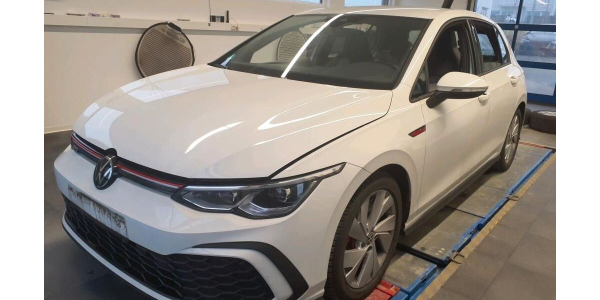 VW Golf 32.419 km 24.955 &euro; Appen 25482