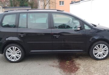 VW Touran 144.000 km 4.195 &euro; Hamburg 21075