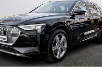 Audi e-tron 36.710 km 30.490 &euro; Hamburg 22457