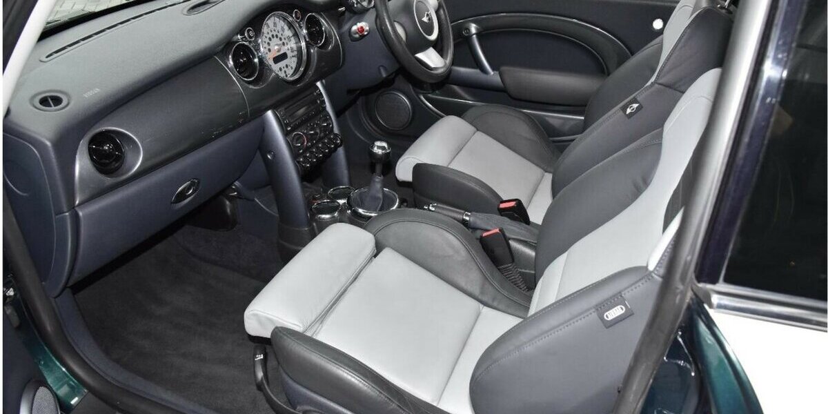 Mini Cooper S UnionJack foliert dt. Zulassung MwSt. !!! 104.177 km 6.999 &euro; Hamburg 22339
