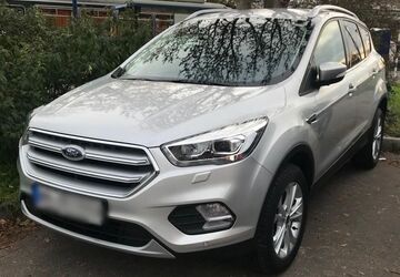 Ford Kuga 61.500 km 16.450 &euro; Hamburg 21075