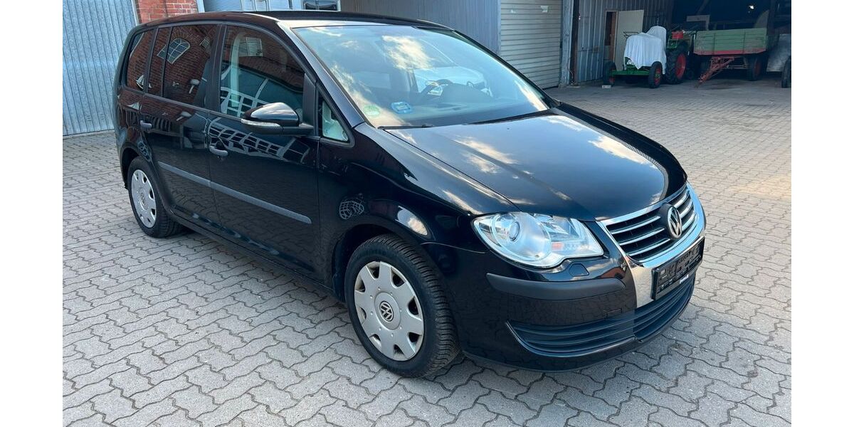 VW Touran 251.000 km 1.950 &euro; Bad Oldesloe 23843