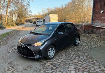 Toyota Yaris 218.341 km 7.900 &euro; HAMBURG 22113