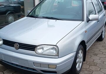 VW Golf 121.529 km 2.999 &euro; Stapelfeld 22145