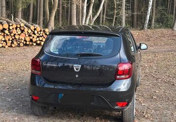 Dacia Sandero 108.000 km 6.500 &euro; Uetersen 25436