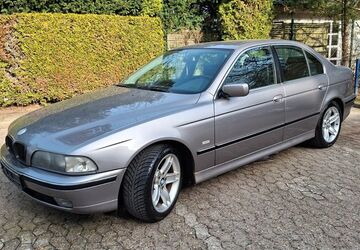 BMW 523 329.828 km 1.400 &euro; Hamburg 22145