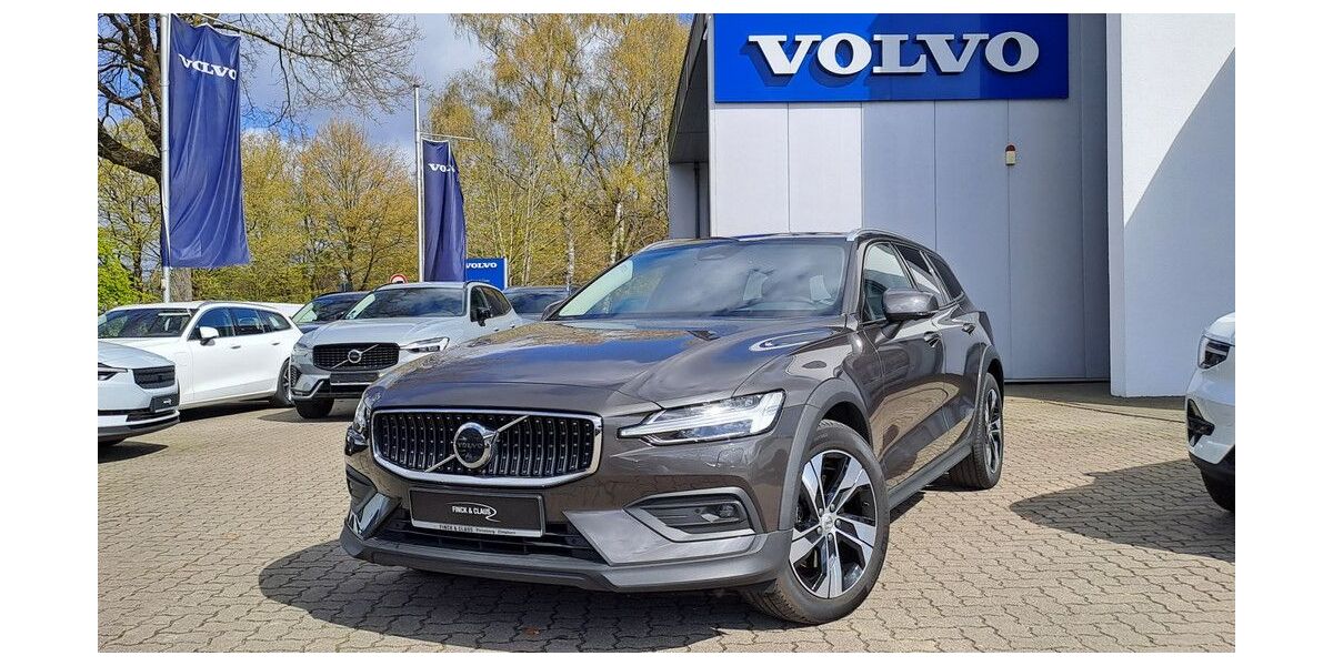 Volvo V60 Cross Country 27.400 km 36.890 &euro; Pinneberg 25421