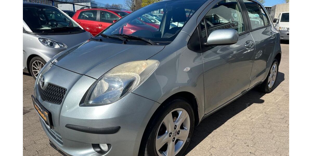 Toyota Yaris 59.000 km 6.990 &euro; Hamburg 20537