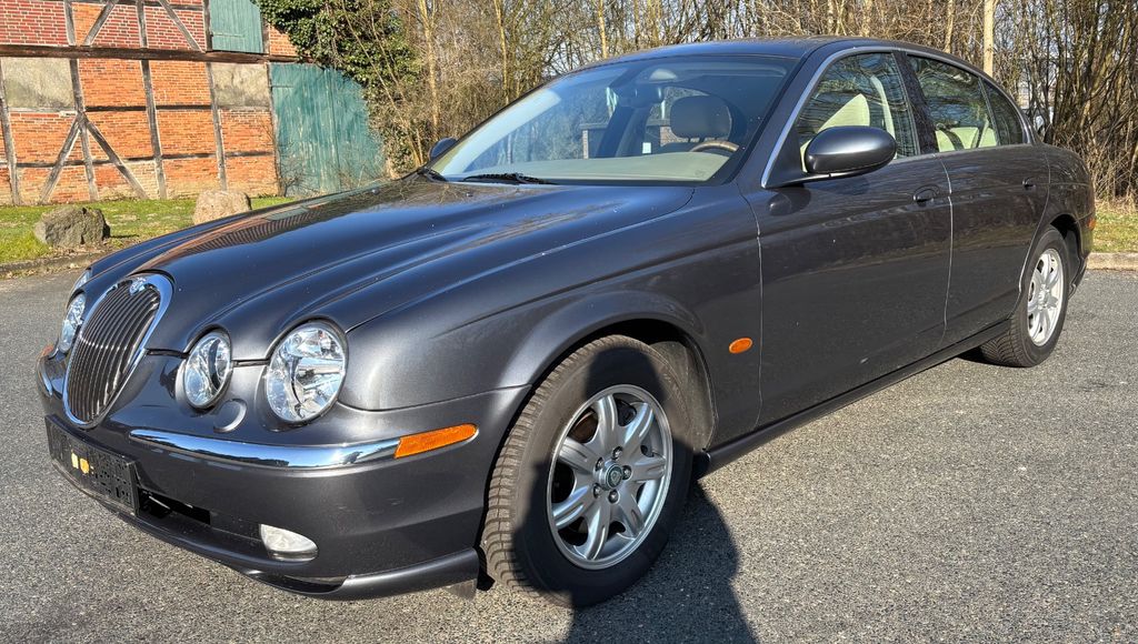 Jaguar S-Type 44.200 km 11.900 &euro; Braak 22145