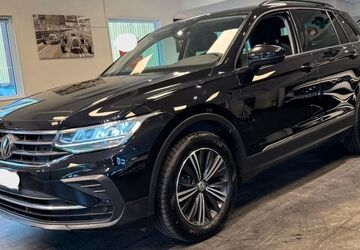 VW Tiguan 98.660 km 25.900 &euro; Pinneberg 25421