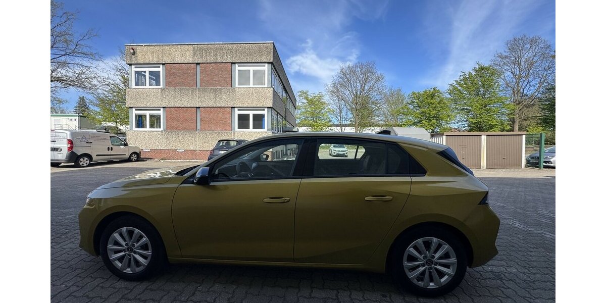 Opel Astra L INITIALE in AMBER Kult Gelb Metallic 3.000 km 19.999 &euro; Hamburg 22339