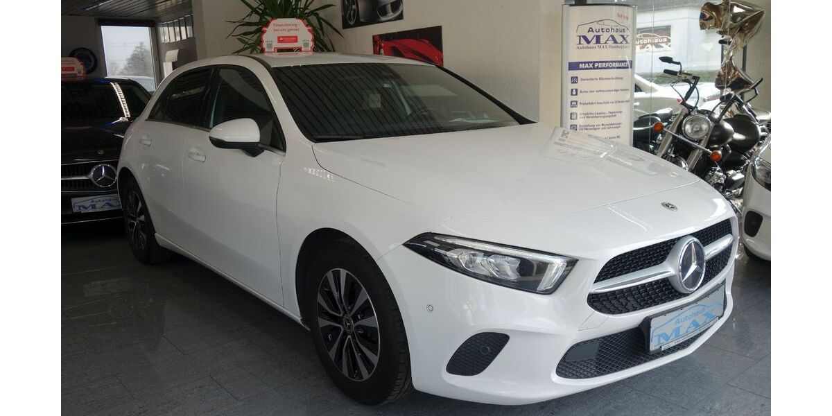Mercedes-Benz A 180 92.537 km 22.999 &euro; Hamburg 22143
