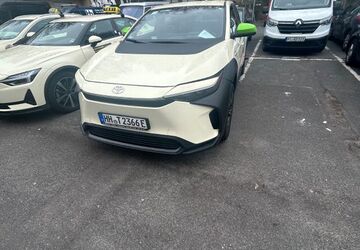 Toyota bZ4X 155.000 km 22.990 &euro; Hamburg 22119