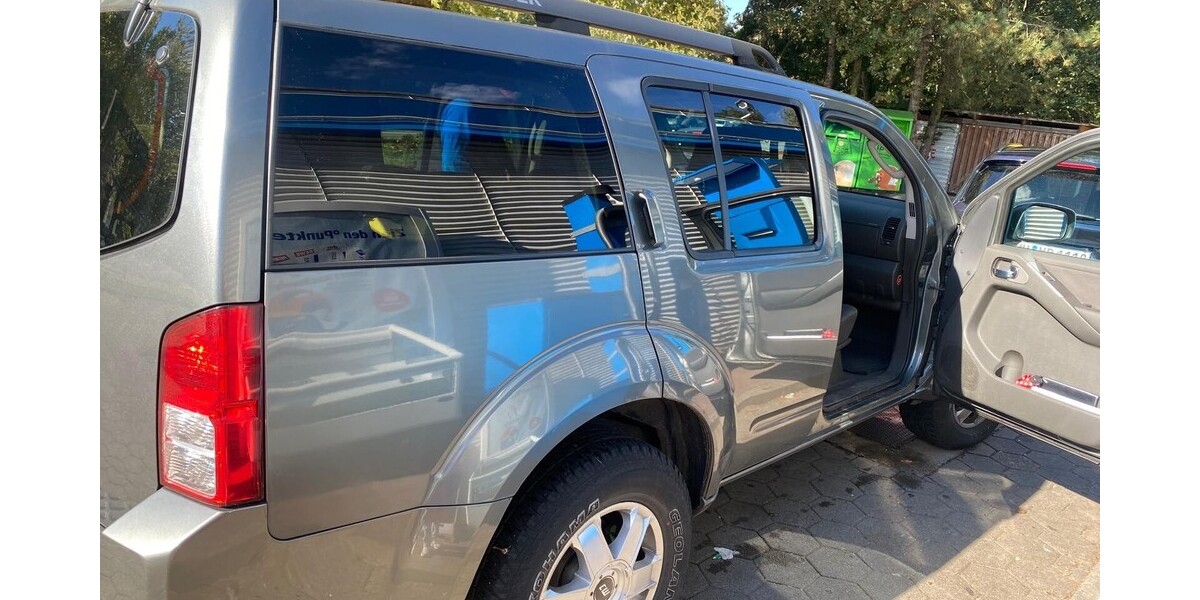 Nissan Pathfinder 253.000 km 8.500 &euro; Hamburg 20038