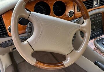 Jaguar XJ8 197.000 km 8.700 &euro; Bargfeld-Stegen 23863