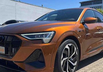 Audi e-tron 24.760 km 39.950 &euro; Hamburg 22047