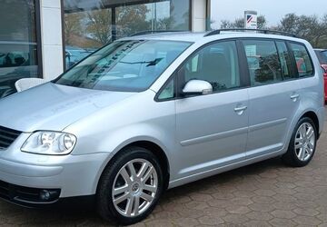 VW Touran 203.059 km 4.499 &euro; Stapelfeld 22145