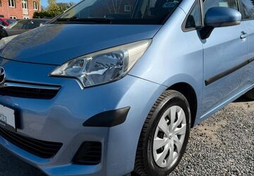 Toyota Verso-S 122.502 km 5.590 &euro; Hamburg 22179