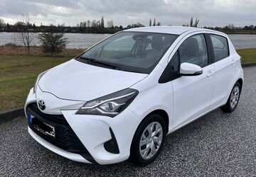 Toyota Yaris 169.535 km 7.990 &euro; Hamburg 21037