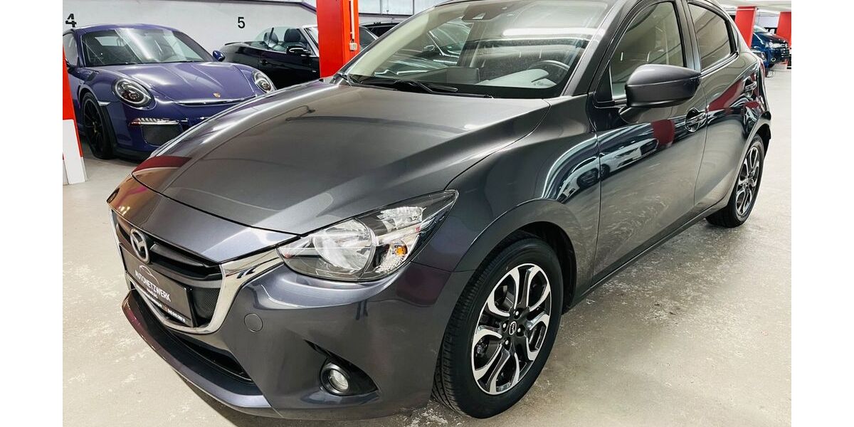 Mazda 2 110.012 km 9.300 &euro; Hamburg 20537