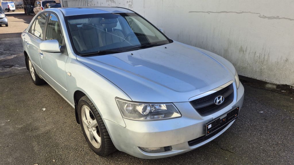 Hyundai SONATA 163.050 km 3.500 &euro; Hamburg 22087