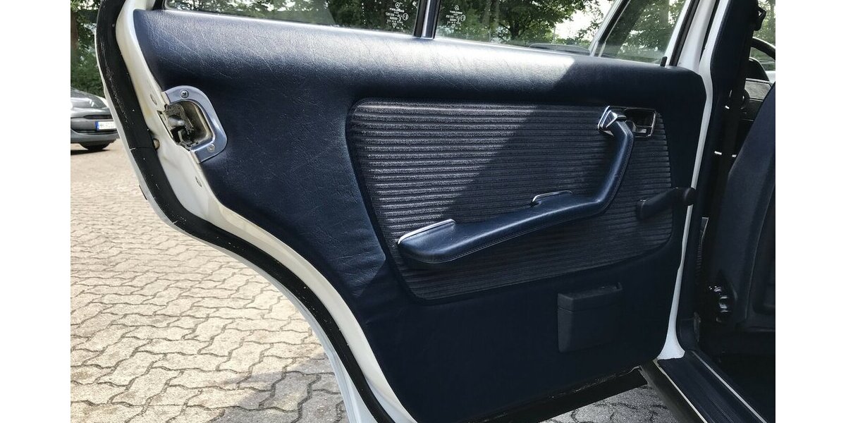 Mercedes-Benz 230 W123 Sanders Automat ABS AirBag SSD Velours 146.358 km 15.999 &euro; Hamburg 22339