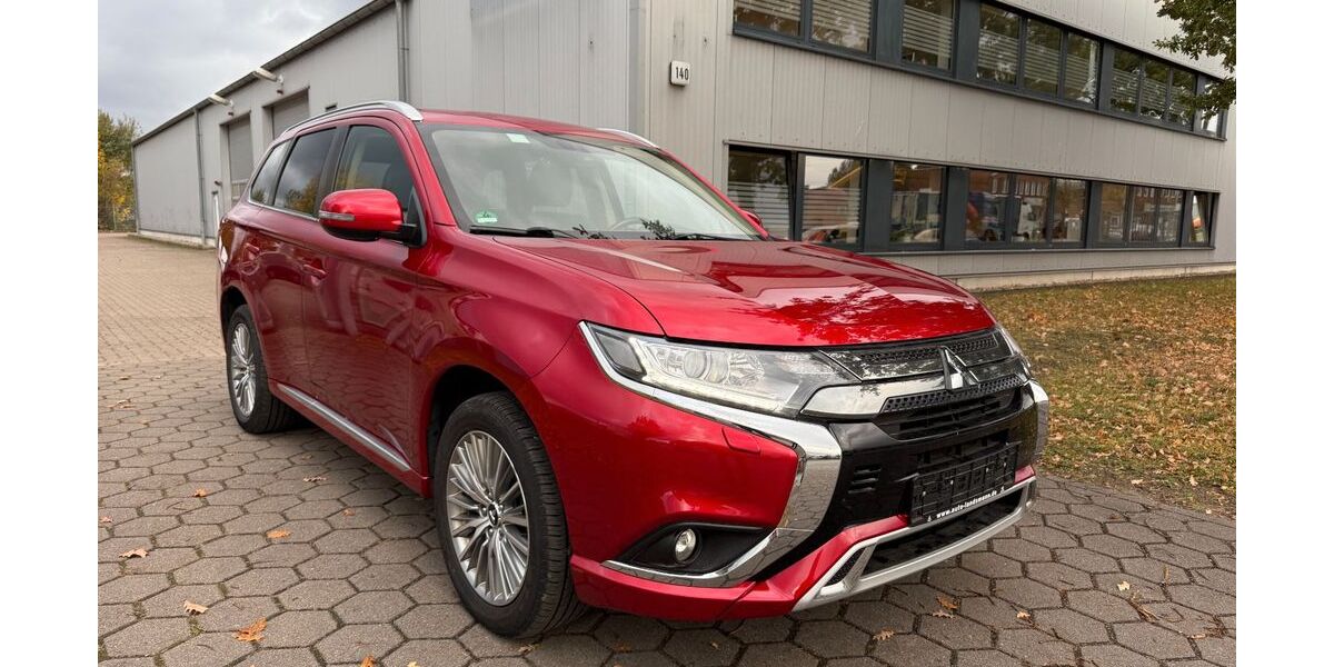 Mitsubishi Outlander 268.580 km 11.990 &euro; Hamburg 20539